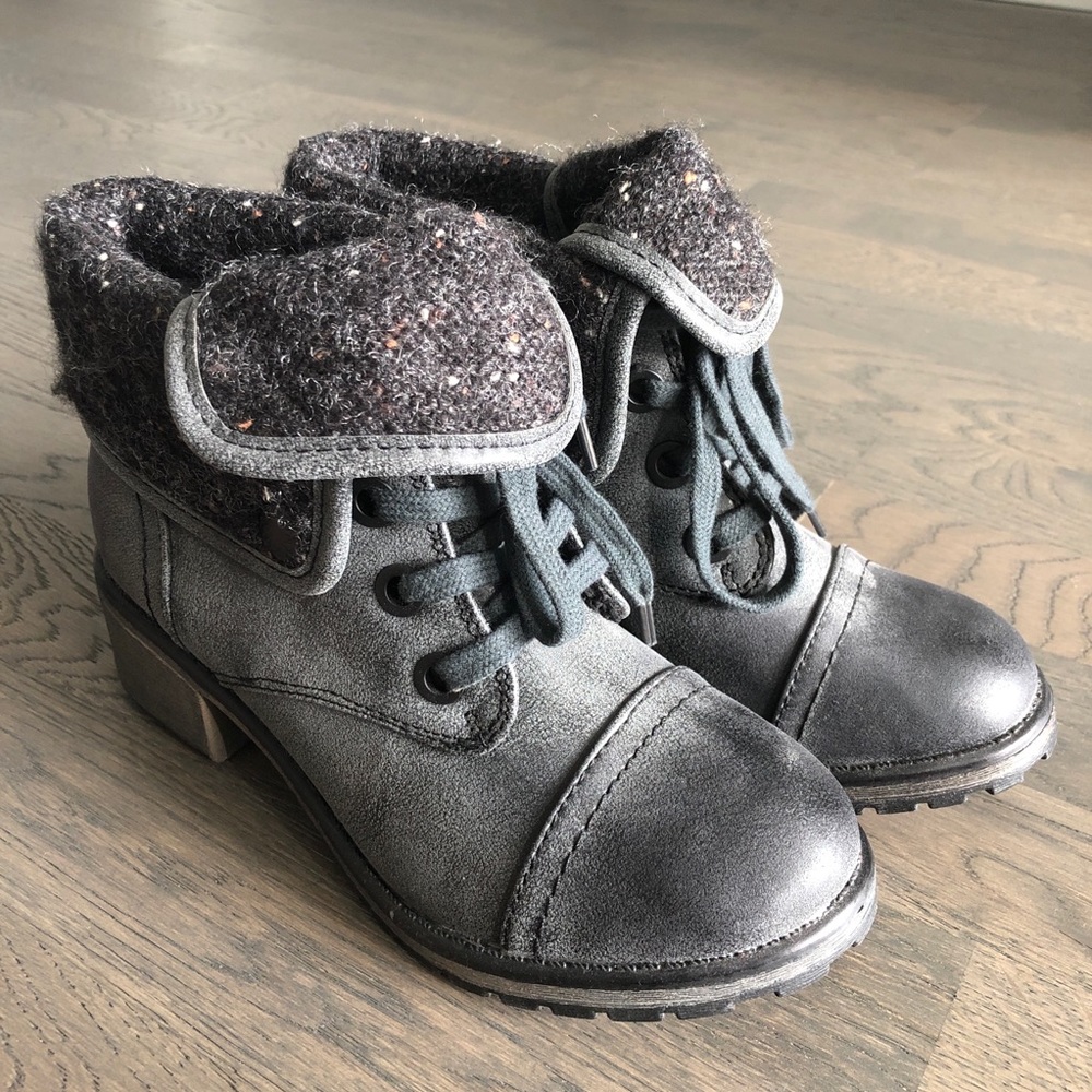 Roxy ankle boots